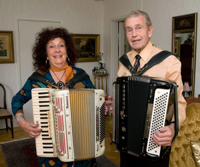 Ingvor och Frank-Bertil har spelat dragspel ihop i 14 år.