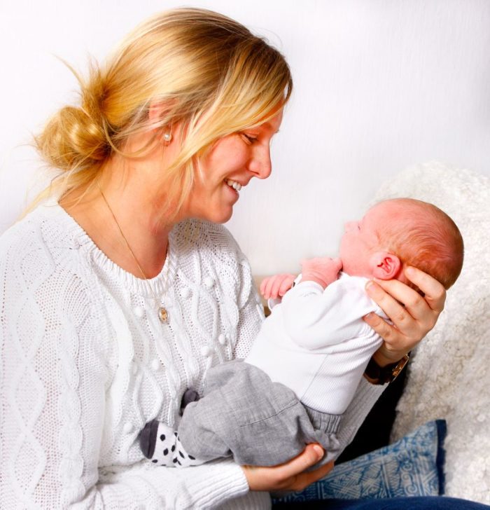 Emma med sin lille Noah