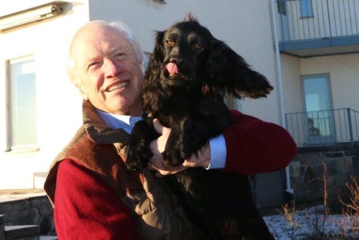 Loa Falkman och hunden Nicko