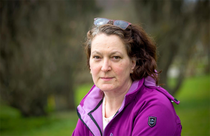 Gunilla Hägg blev getingstungen