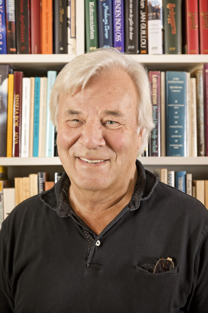 Författaren Jan Guillou har inga barndomsminnen av sin far: Författaren Jan Guillou har inga barndomsminnen av sin far: