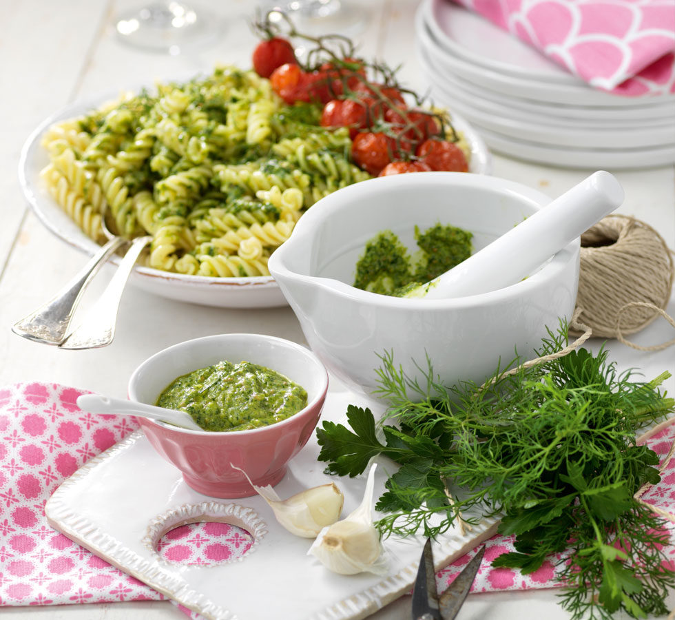 Pasta med örtpesto.