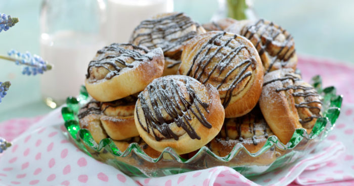 bullar med mandelmassa bullar med mandelmassa