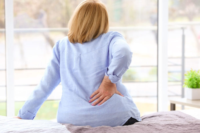 Osteoporos, eller benskörhet, drabbar framför allt kvinnor efter klimakteriet.